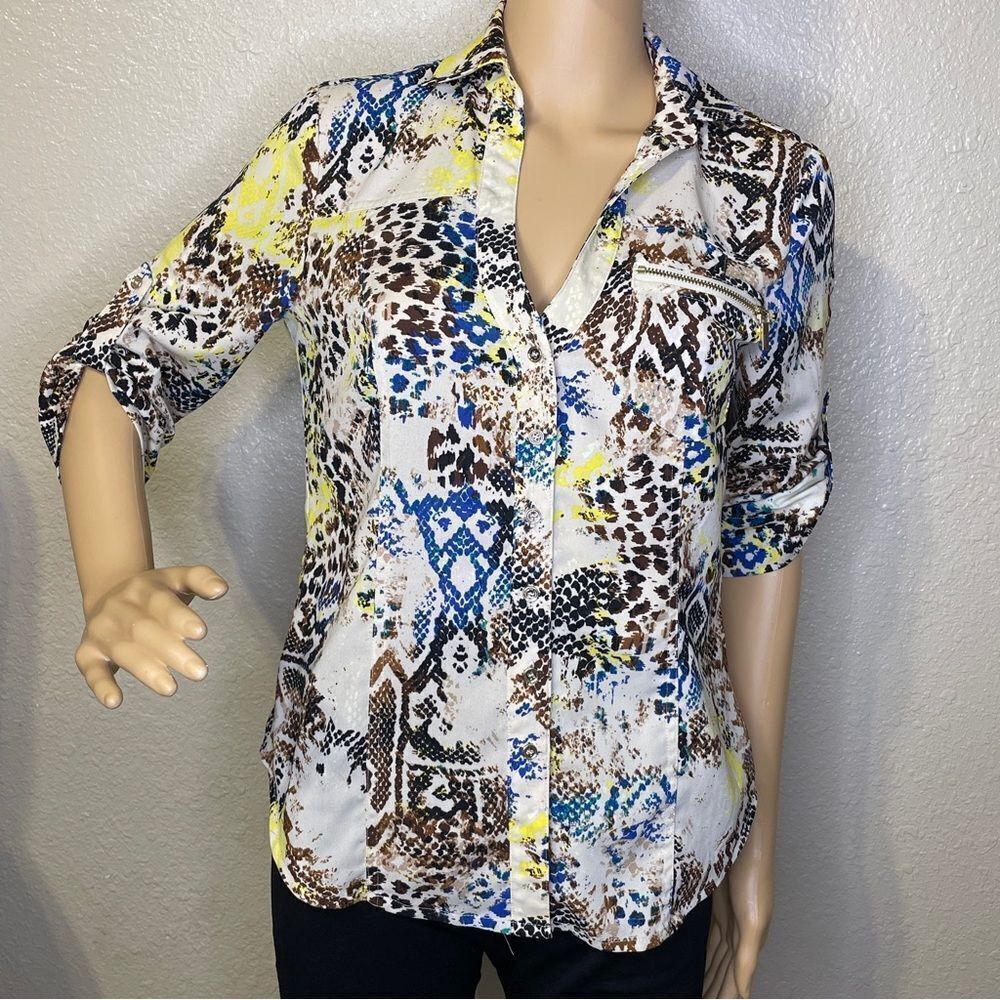 Bebe Serpentine Deep V Button Down BlouseโCream Yellow Blue Brown Size XS